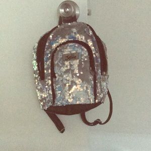 It’s a mini backpack!